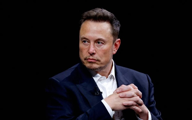 Elon Musk apoia sanções dos EUA contra Moraes com emojis simbólicos