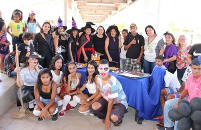 Estudantes de Santana do Mundaú celebram o Halloween e fazem imersão na cultura inglesa