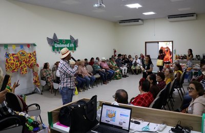 Unimed Maceió reúne participantes do Grupo Geração Ativa em momento de saúde, cultura e socialização