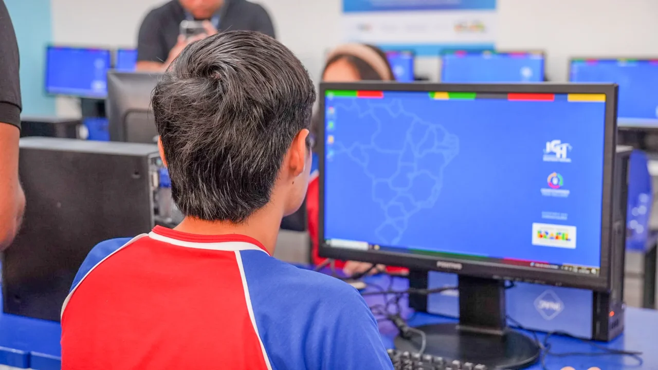 Aprender Conectado supera marca de 30 mil escolas e amplia meta de conectividade