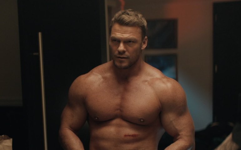 Com ação extra, 'Reacher' chega ao 2º ano como atração mais vista do Prime vídeo