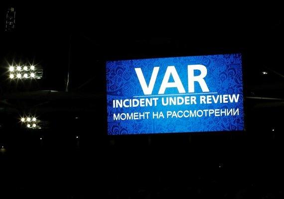 Clubes da Premier League decidirão pela retirada do VAR na próxima temporada