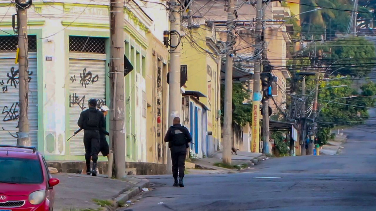 PM do RJ prende 13 em ação contra Comando Vermelho; 4 mortos