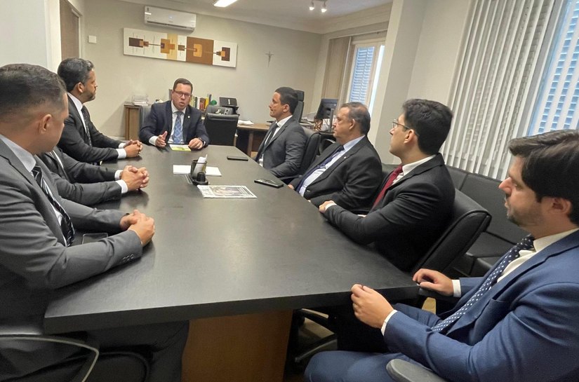 PCAL realiza visita à Defensoria Pública para alinhar ações contra golpes do falso defensor