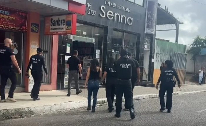 Policiais durante a operação envolvendo advogados como suspeitos em litigância predatória