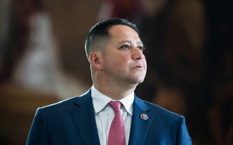 Deputado republicano Tony Gonzales, do Texas, diz que se aposentará após pedidos bipartidários de expulsão