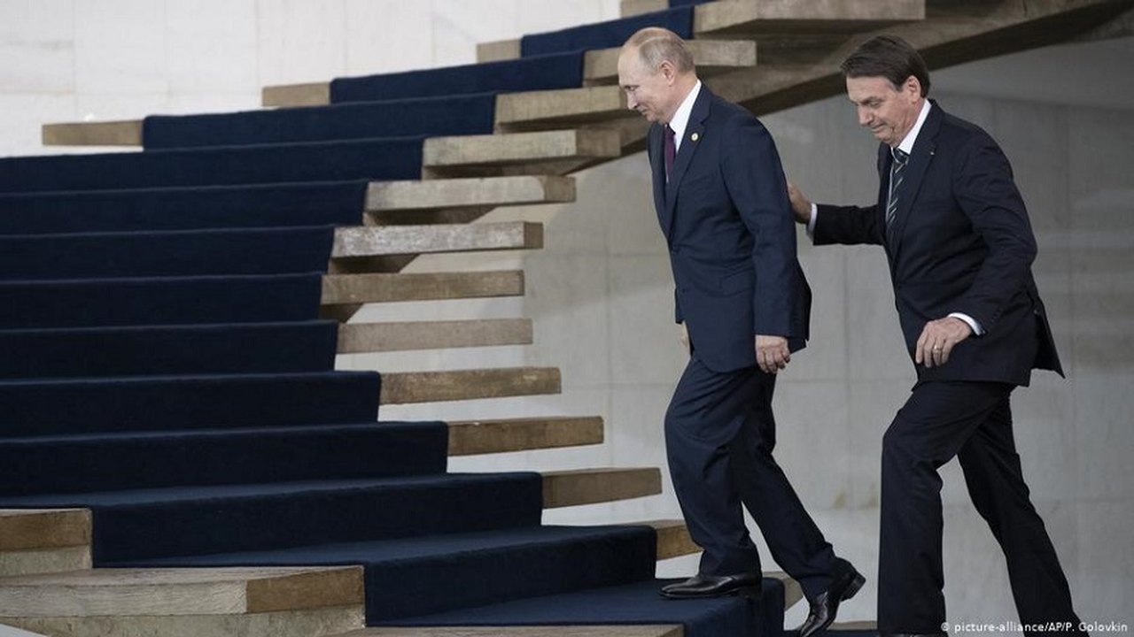 Sem Trump, Putin e Bolsonaro ensaiam aproximação