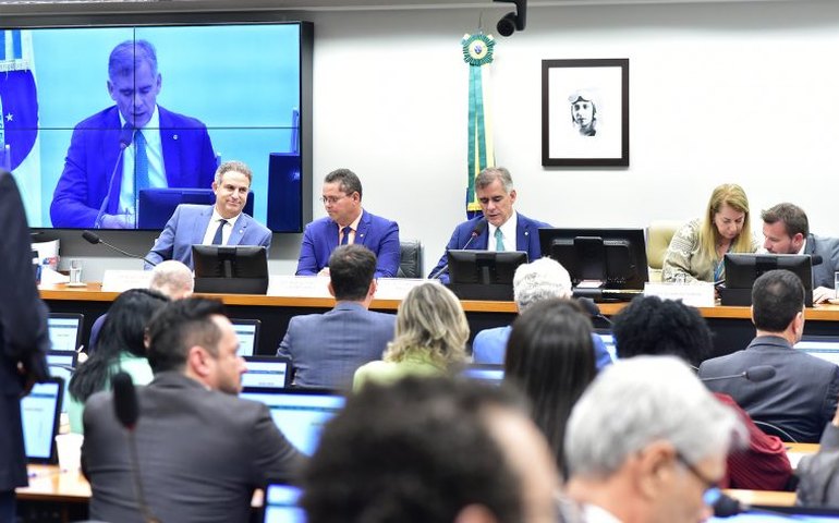 Conselho de Ética aprova suspensão do deputado Gilvan da Federal por três meses