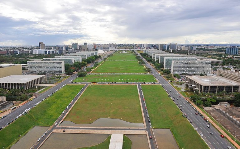 Medida provisória reajusta em 9% salários dos servidores civis do Executivo