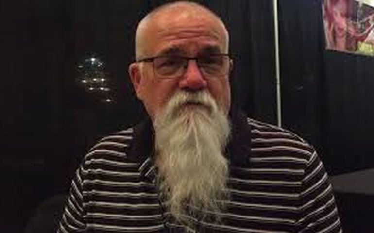 Bob Elmore, ator de O Massacre Da Serra Elétrica, morre aos 65 anos