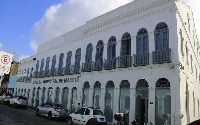 Após matéria do Blog, Câmara de Maceió anula Pregão Eletrônico para ‘contratação de terceirizados’