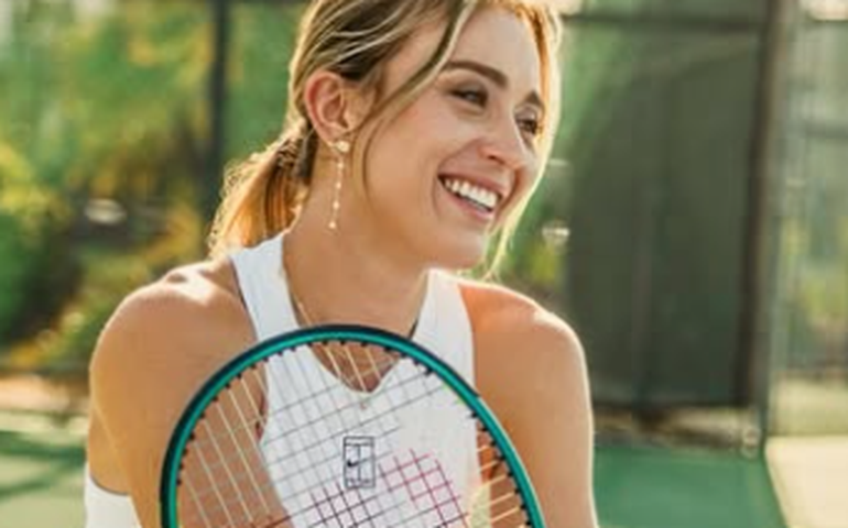 Com lesão nas costas, Paula Badosa 'troca' US Open por partida de tênis com Ronaldo Fenômeno