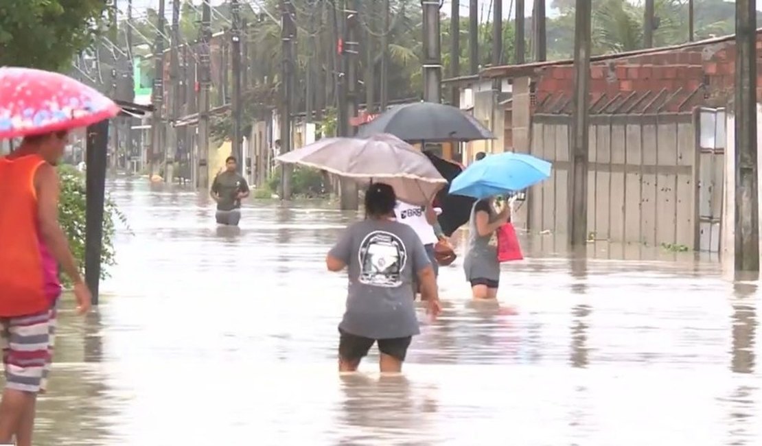 Esclarecimentos sobre auxílio para vítimas das chuvas em Maceió
