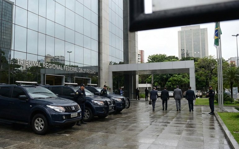 Desembargador do TRF-2 é preso por suspeita de irregularidades em processo de TH Joias