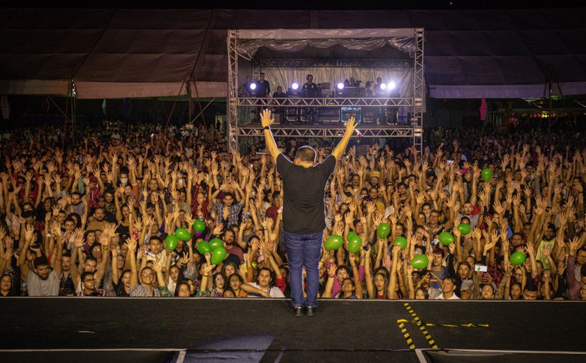 Arraial da Gente em Jacarecica lota Seagra na primeira noite de shows