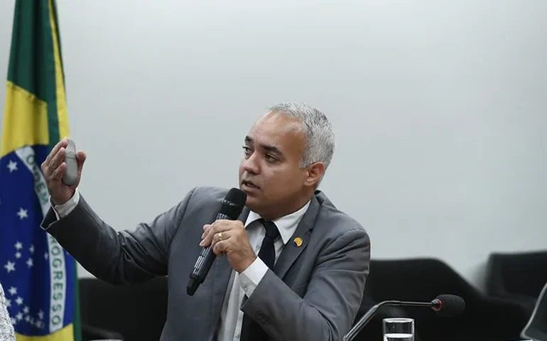 “Estamos no menor déficit habitacional da história do país”, afirma Vladimir Lima