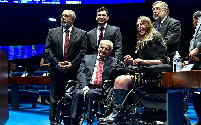 Senado recebe visita de Pedro Simon