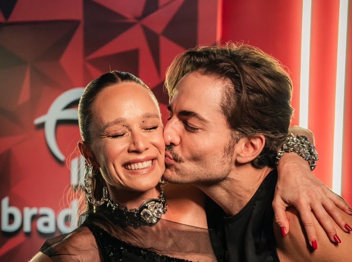 Mariana Ximenes e Tiago Abravanel curtem quinta noite de carnaval no Camarote Club