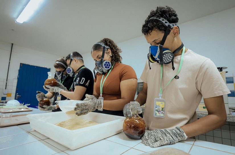 Três escolas estaduais participam da FEBRACE-USP, maior feira de iniciação científica do Brasil