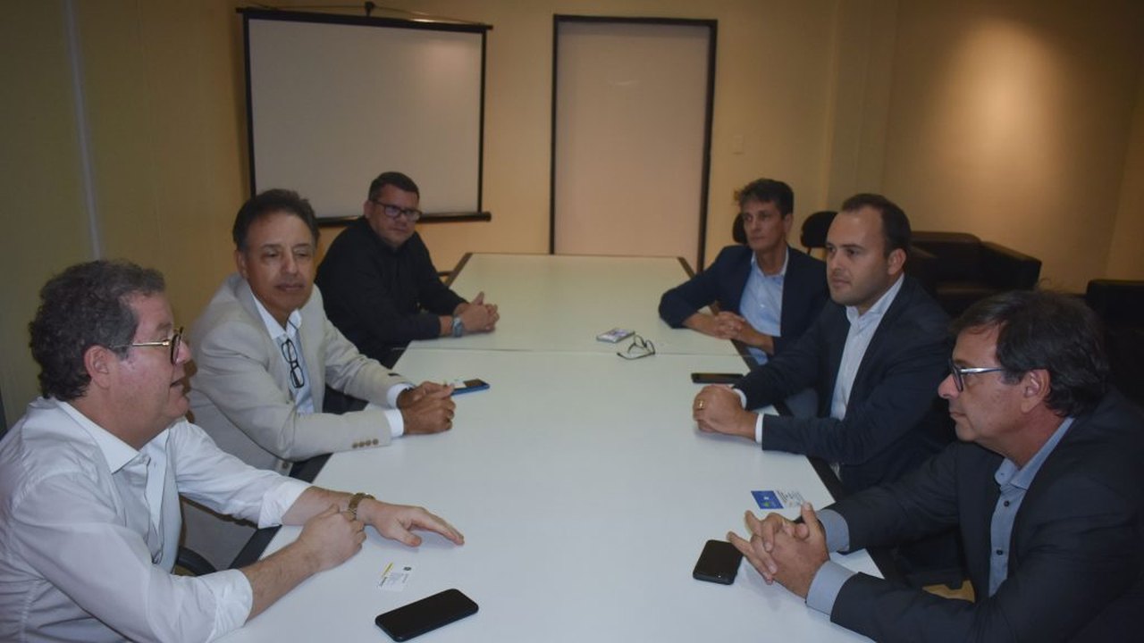 Prefeitura e Embratur discutem ações para o mercado internacional