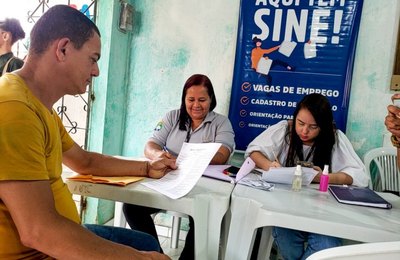Sine Itinerante faz encaminhamentos de profissionais para o mercado de trabalho