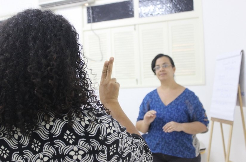 Governo investe em inclusão e aposta em curso de Libras para servidores