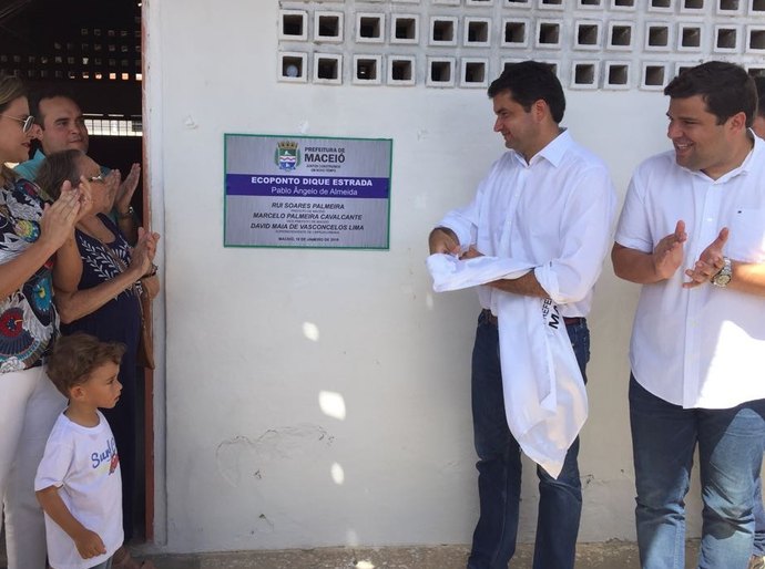 Prefeito Rui Palmeira entrega Ecoponto no Dique Estrada
