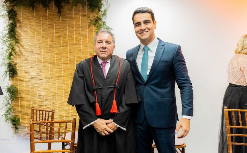 Prefeito JHC prestigia posse do procurador-geral de Justiça Márcio Roberto Tenório