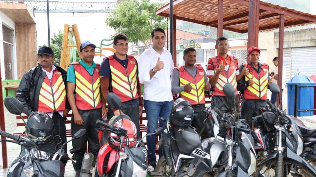 63 anos de emancipação: Prefeitura de Santana do Mundaú entrega novo Point do Mototáxi