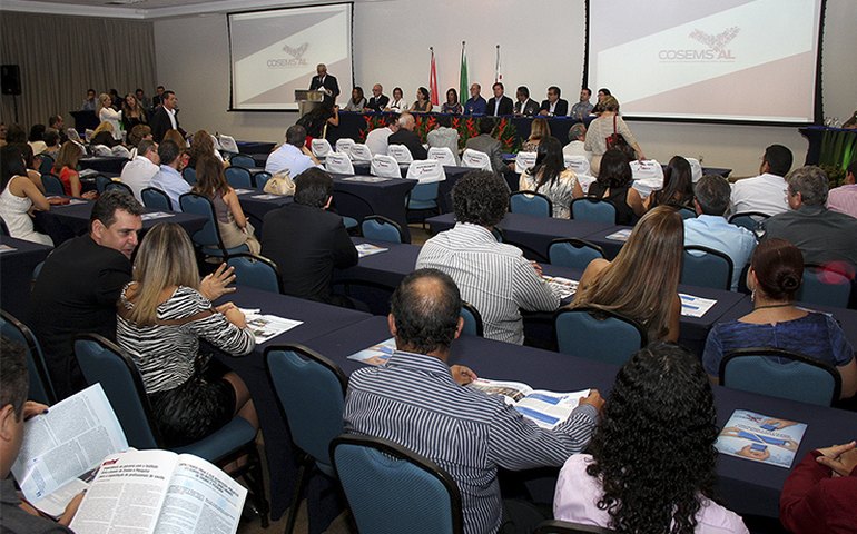 Arapiraca: Ubiratan Pedrosa defende mobilização de secretários de Saúde