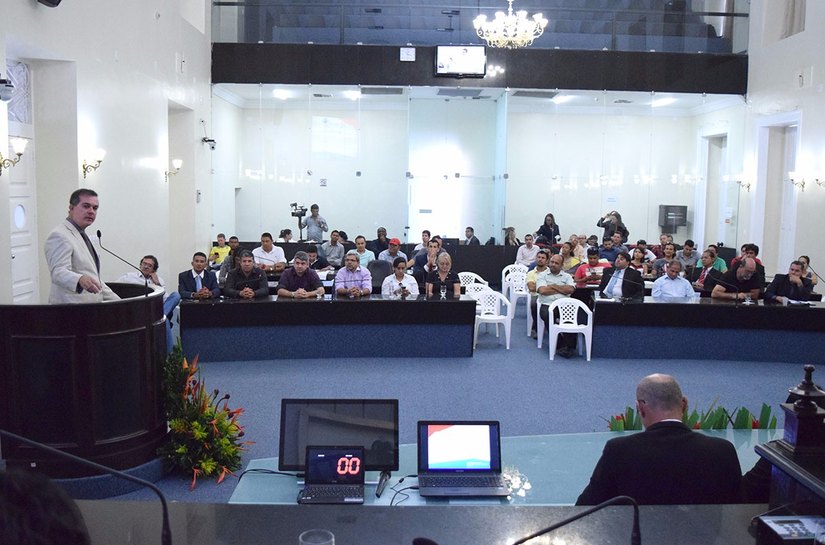 Regulamentação do transporte de passageiros por aplicativos é tema de debate na ALE