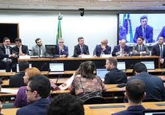 Higiene menstrual: deputados isentam de imposto itens para mulheres na Reforma Tributária