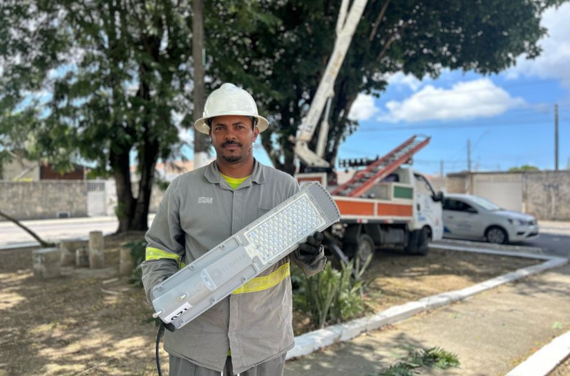 Obra de iluminação 100% LED no Conjunto Inocoop chega à reta final