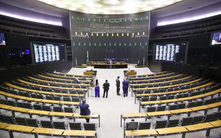 Violência nas cidades: gasto estagnado e falta de padrão limitam ação federal