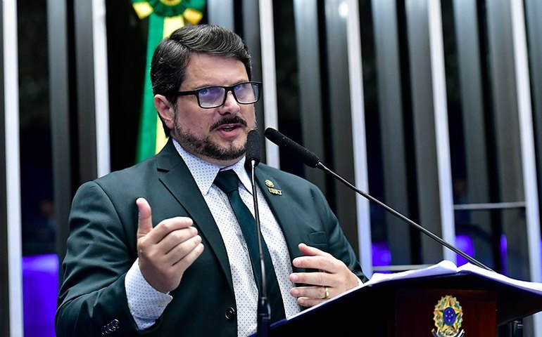 Lula deixou que atos de vandalismo acontecessem, diz Marcos do Val