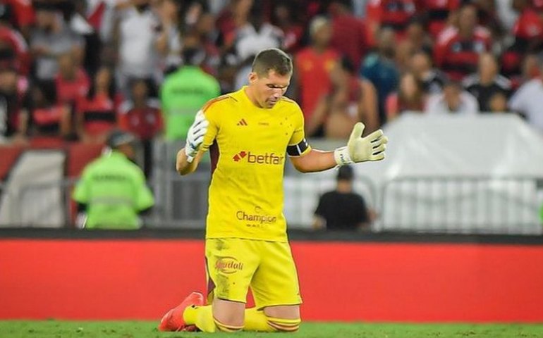 Goleiro Rafael Cabral, campeão da Libertadores de 2011, pode retornar para o Santos