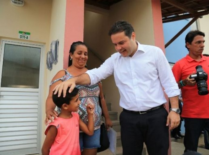 Governador potencializa sonho da casa própria a 900 famílias em Rio Novo