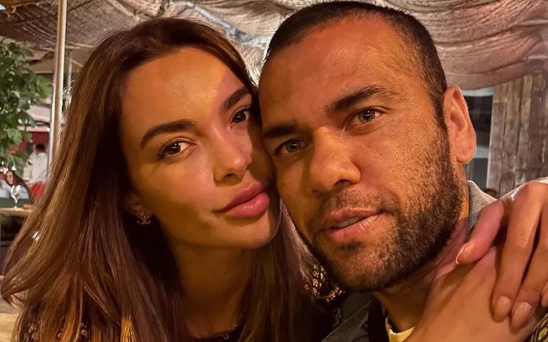De separação por 'infidelidade' a mãos dadas após soltura: relembre relação conturbada de Daniel Alves e Joana Sanz