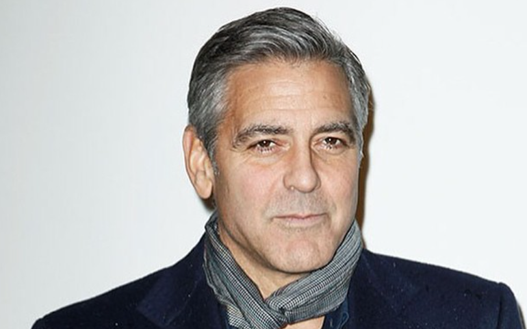 George Clooney abandona cabelos grisalhos para estreia na Broadway