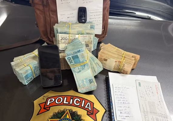 Empresário é preso pela PF dentro da Prefeitura de Murici com R$ 270 mil em espécie