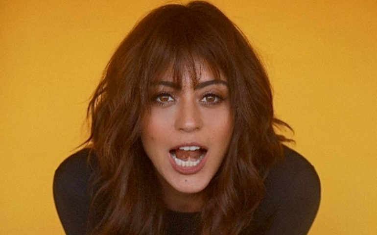 'Aprendi a me cuidar', diz atriz Carol Castro