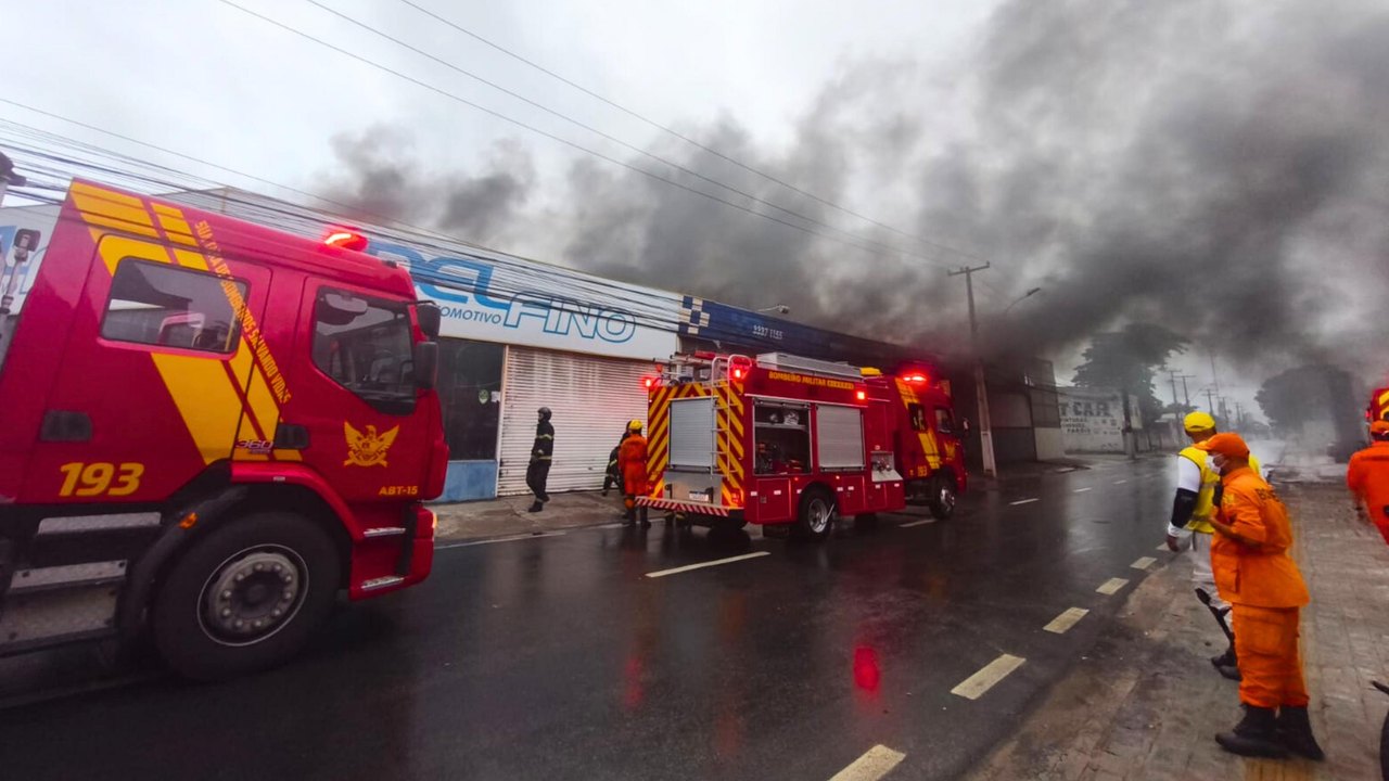 Incêndios atinge apartamento na Barra Olímpica, no Rio de Janeiro