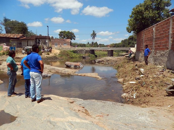 Secretaria de Meio Ambiente faz limpeza de rios em Ibateguara