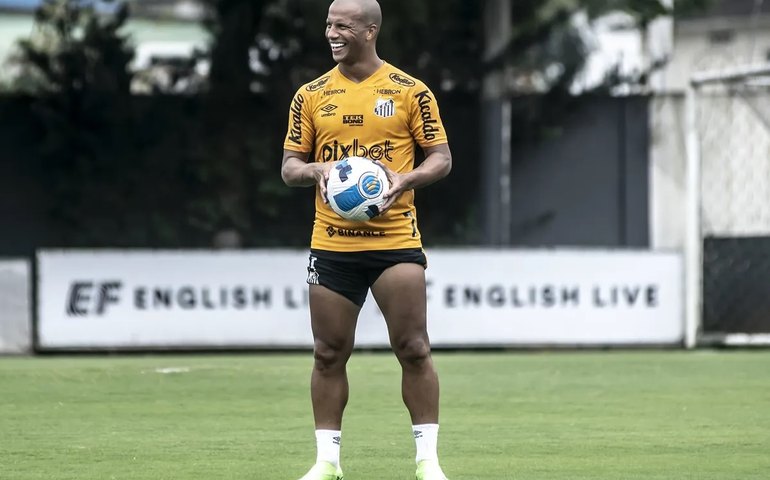 Sánchez é reavaliado após problema cardíaco e está liberado para voltar no Santos