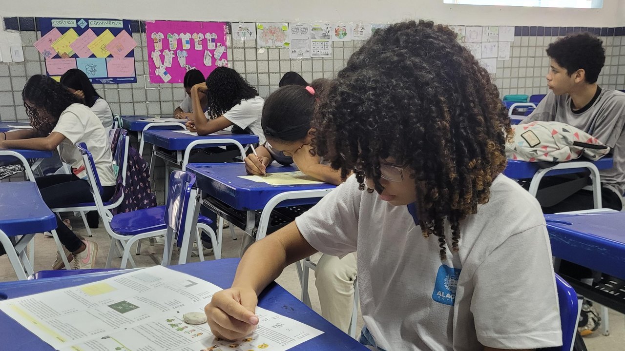 Cerca de 15 mil estudantes alagoanos participam da segunda fase da OBMEP neste sábado (17)
