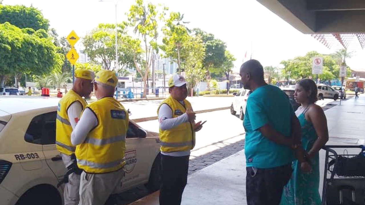Ronda no Bairro acolhe casal vítima de falso anúncio de emprego em Maceió