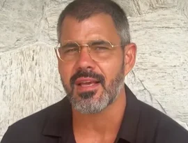 Quem criticou e quem defendeu Juliano Cazarré por evento para homens