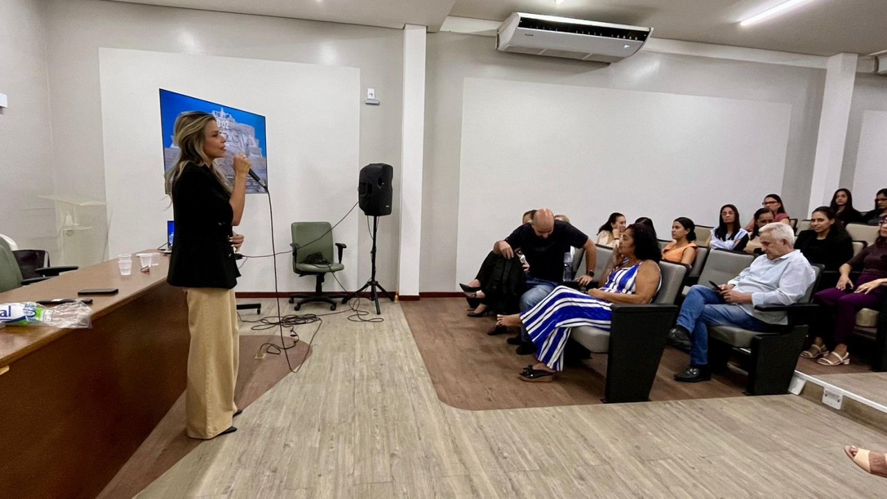 Uncisal realiza palestra sobre identificação e enfrentamento ao assédio no trabalho