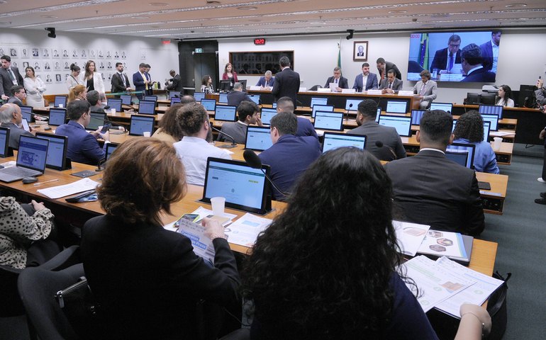 Deputados defendem regulamentação paralela da reforma tributária