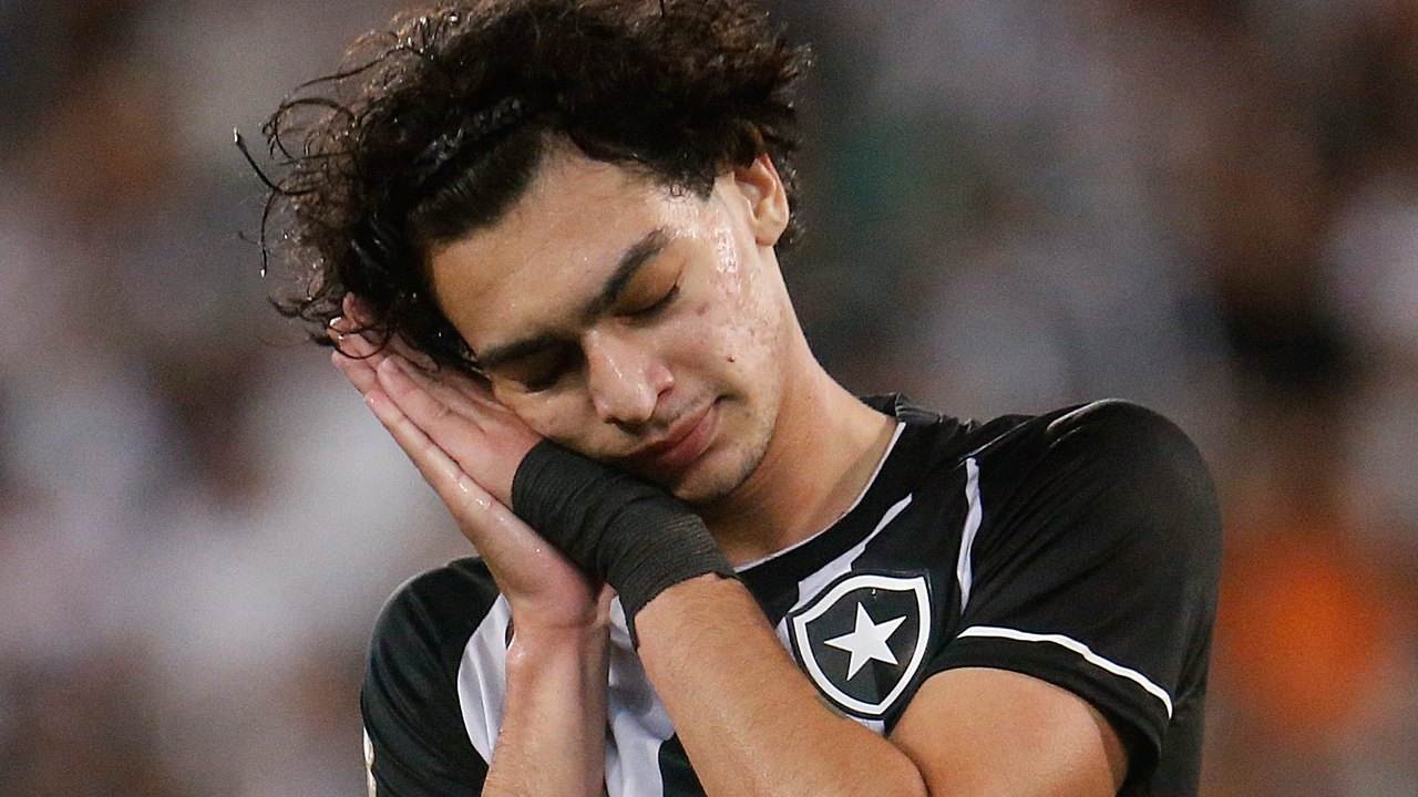 Botafogo bate Atlético-MG, segue 100% no Brasileiro e chega a 14 jogos invicto